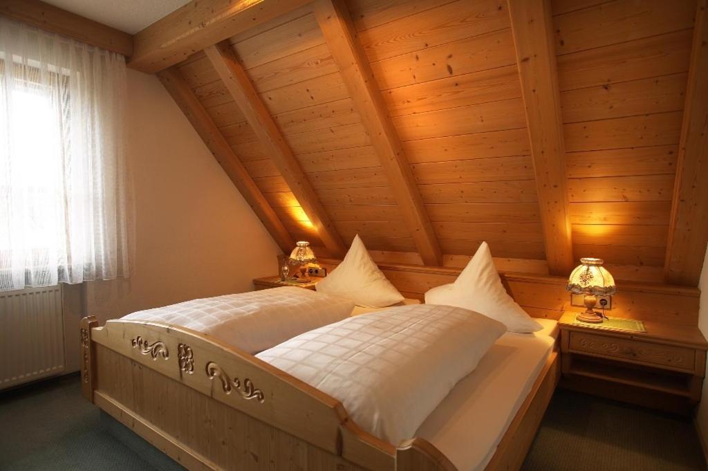 Landgasthof Loewen Neubulach Bilik gambar